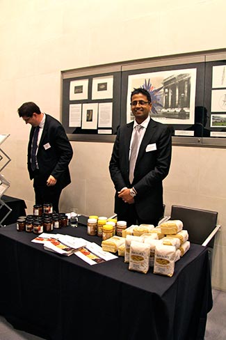 Portfolio stand – Donatantonio, food importer